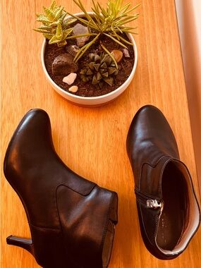Rockport Black Leather Ankle Booties